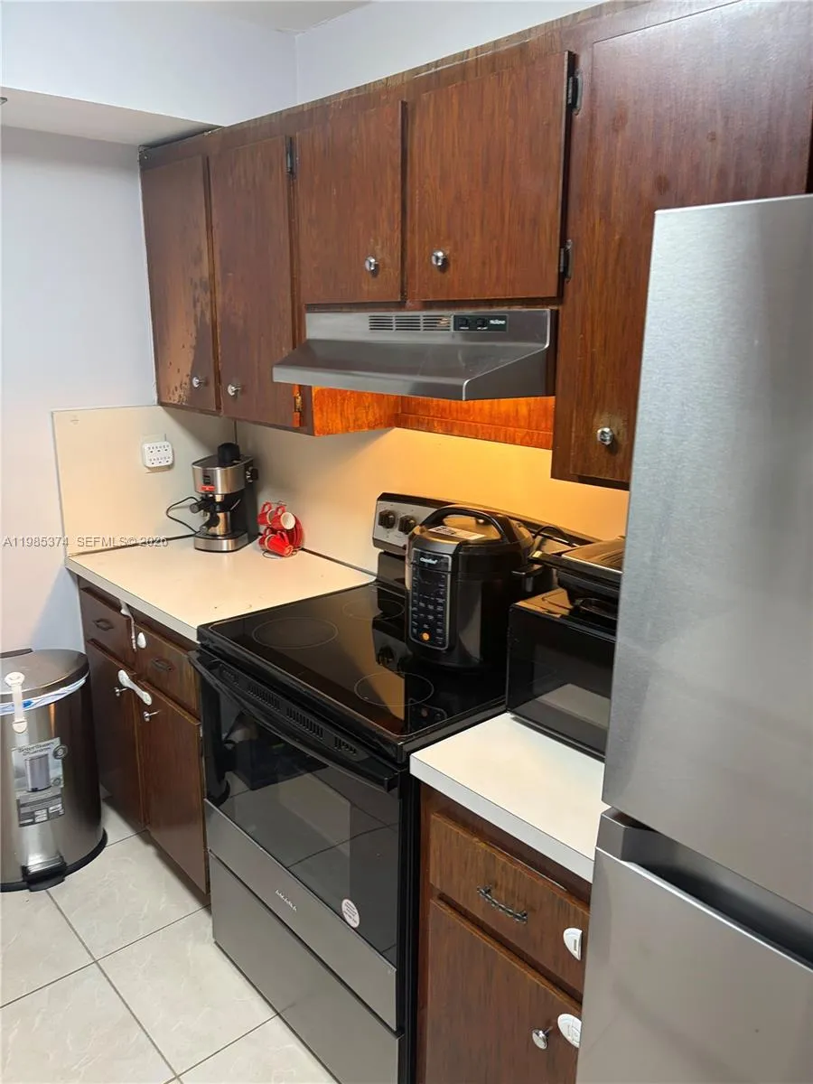 571 NW 107th Ave # 205, Miami FL 33172