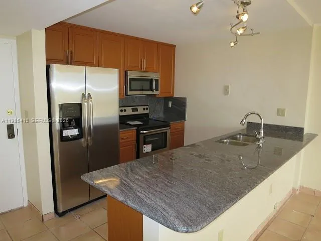 600 NE 36th St # 517, Miami FL 33137
