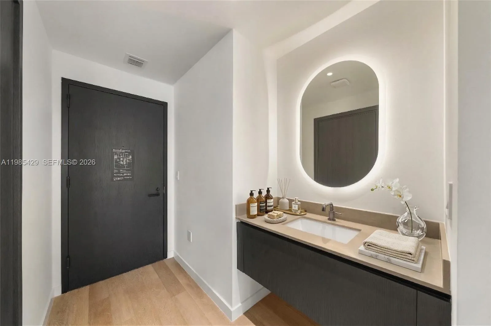 20 NE 11 ST # 2306B, Miami FL 33132