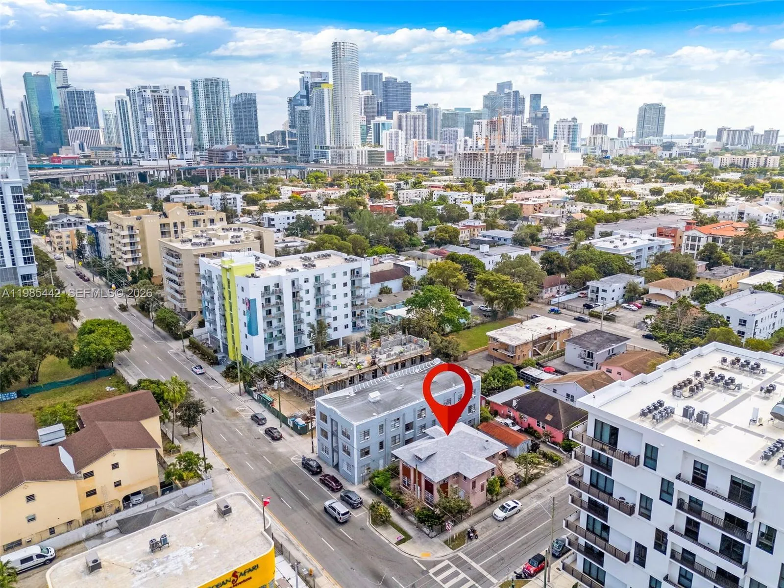 676 SW 1st St, Miami FL 33130