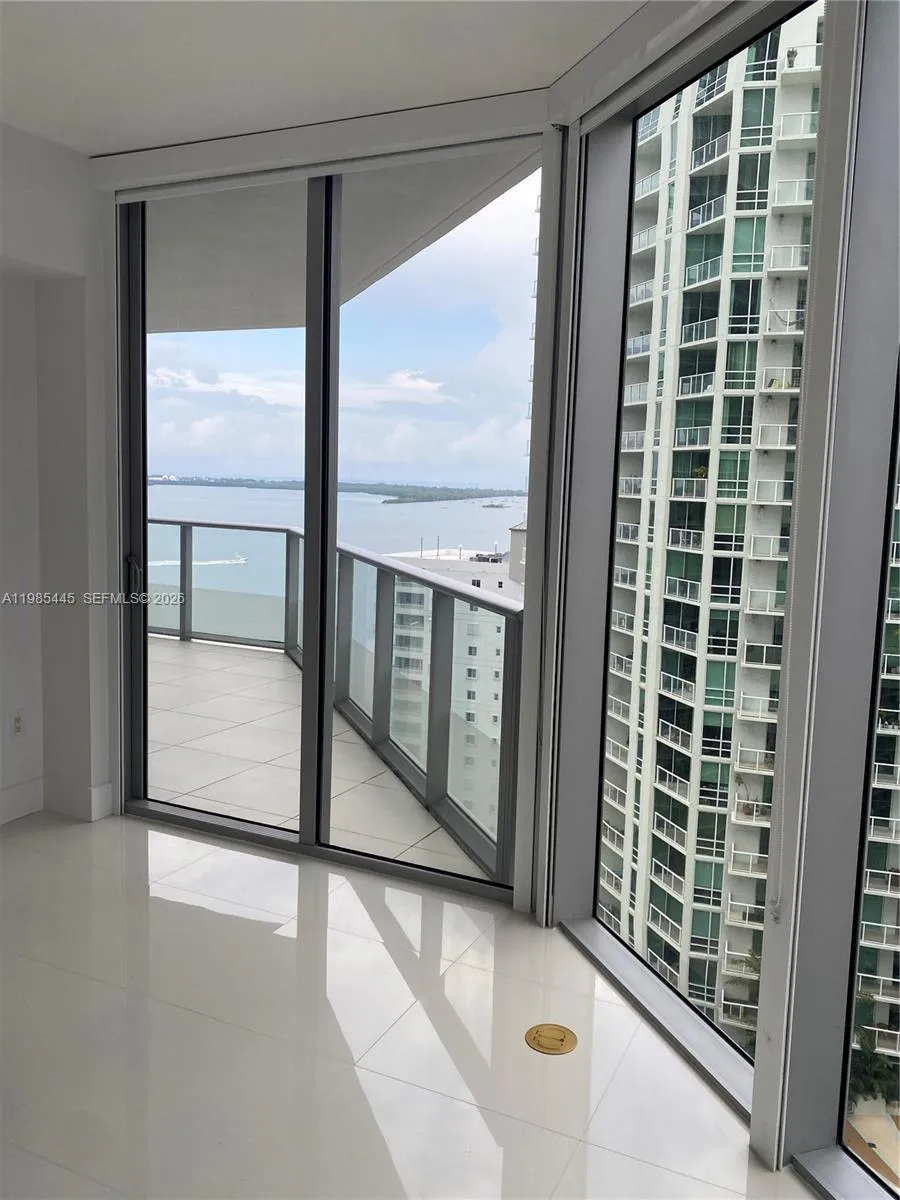 2 bedroom 2 bath for sale at 1300 Brickell Bay Dr # 1903, Miami FL 33131