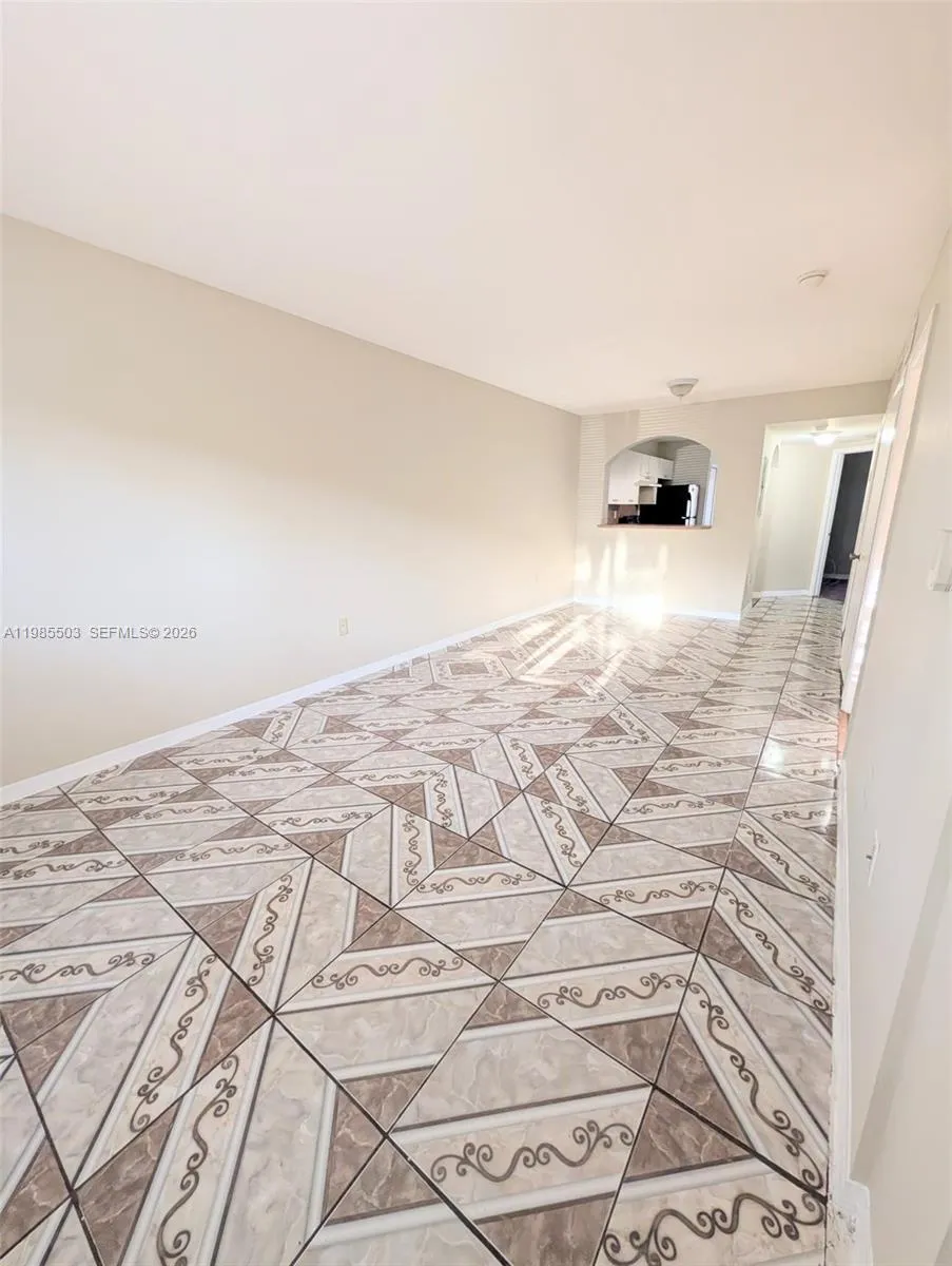 945 NE 33rd Ter # 102, Homestead FL 33033