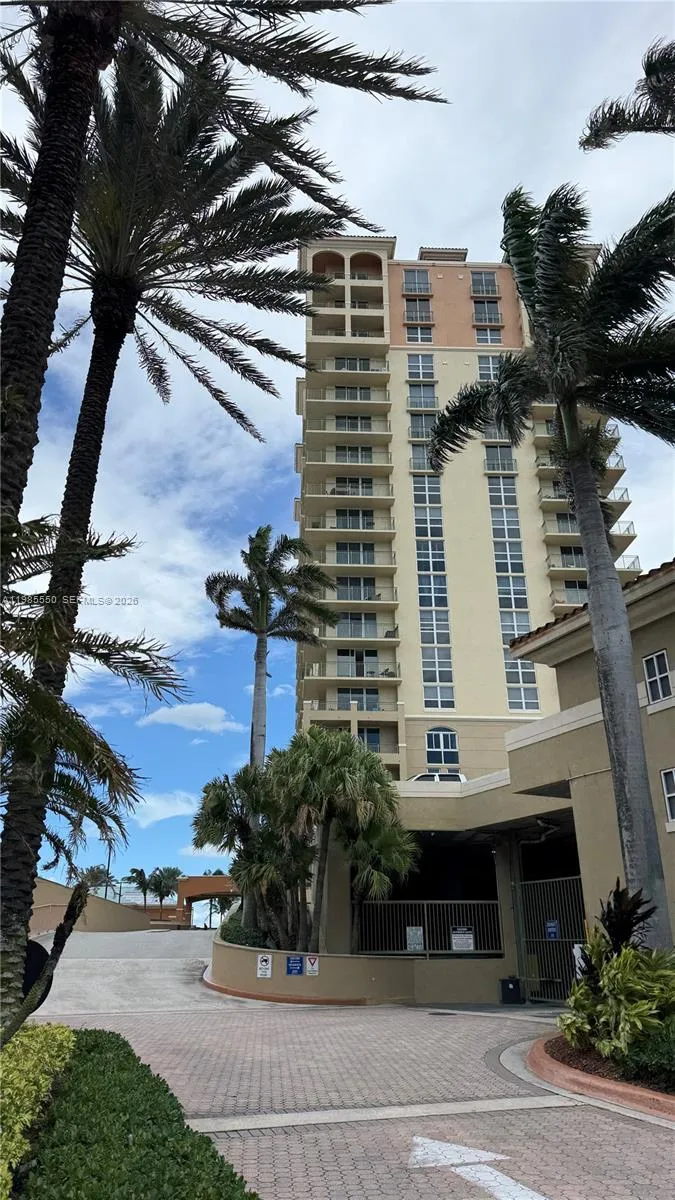 2080 S Ocean Dr # 905, Hallandale Beach FL 33009