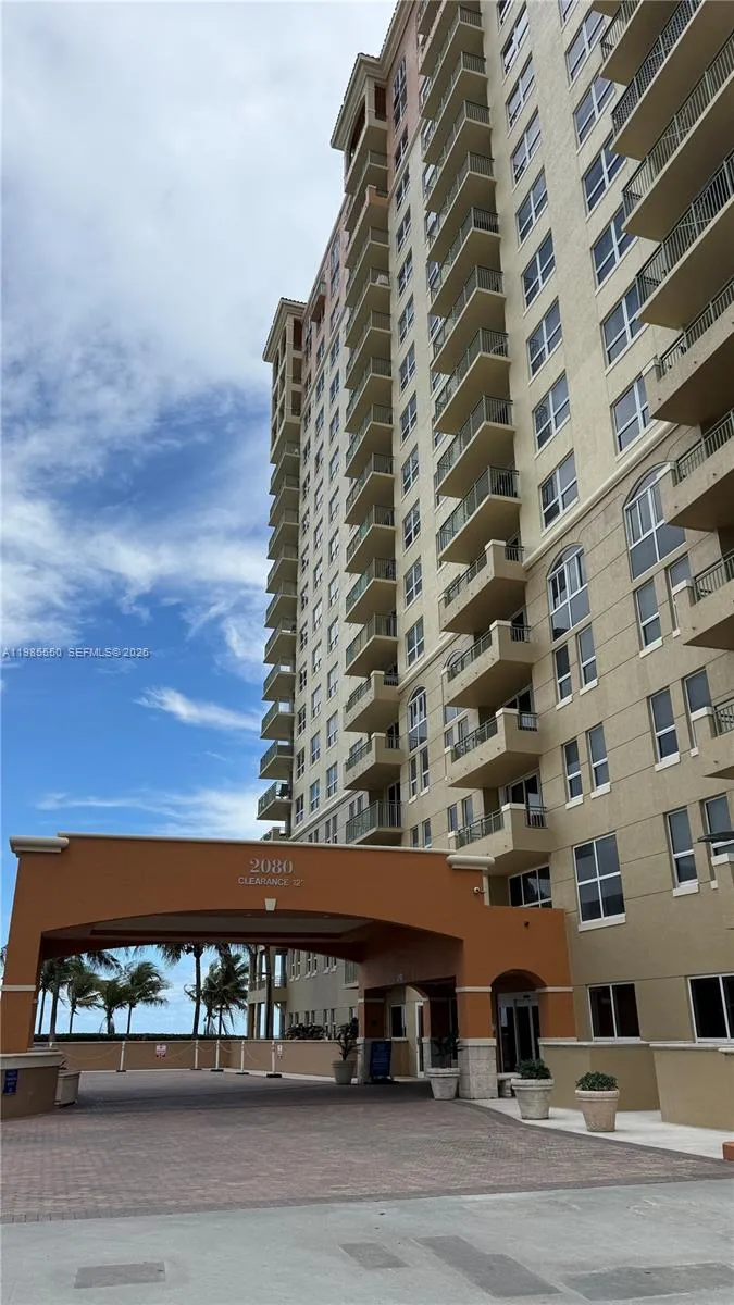 2080 S Ocean Dr # 905, Hallandale Beach FL 33009