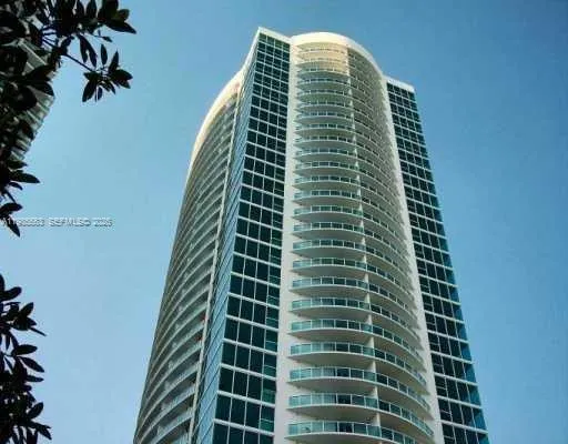 1 bedroom 1 bath for sale at 2101 Brickell Ave # 1911, Miami FL 33129