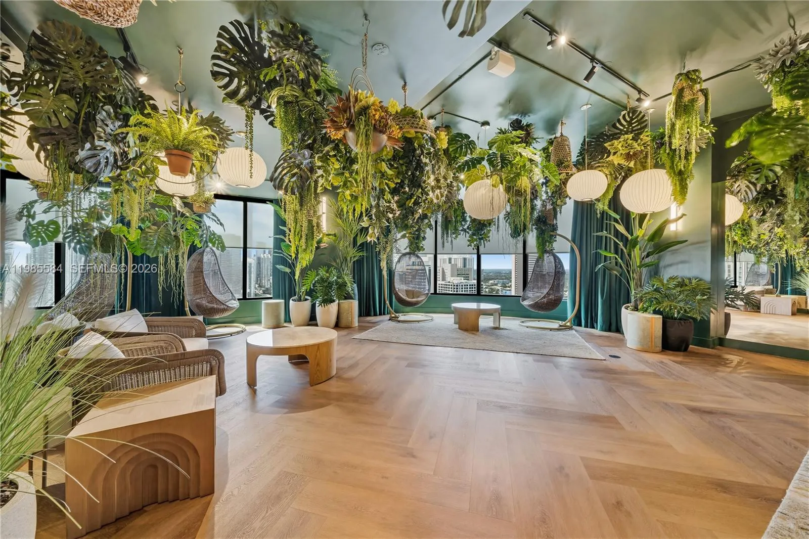 121 NE 5th # 2604, Miami FL 33132