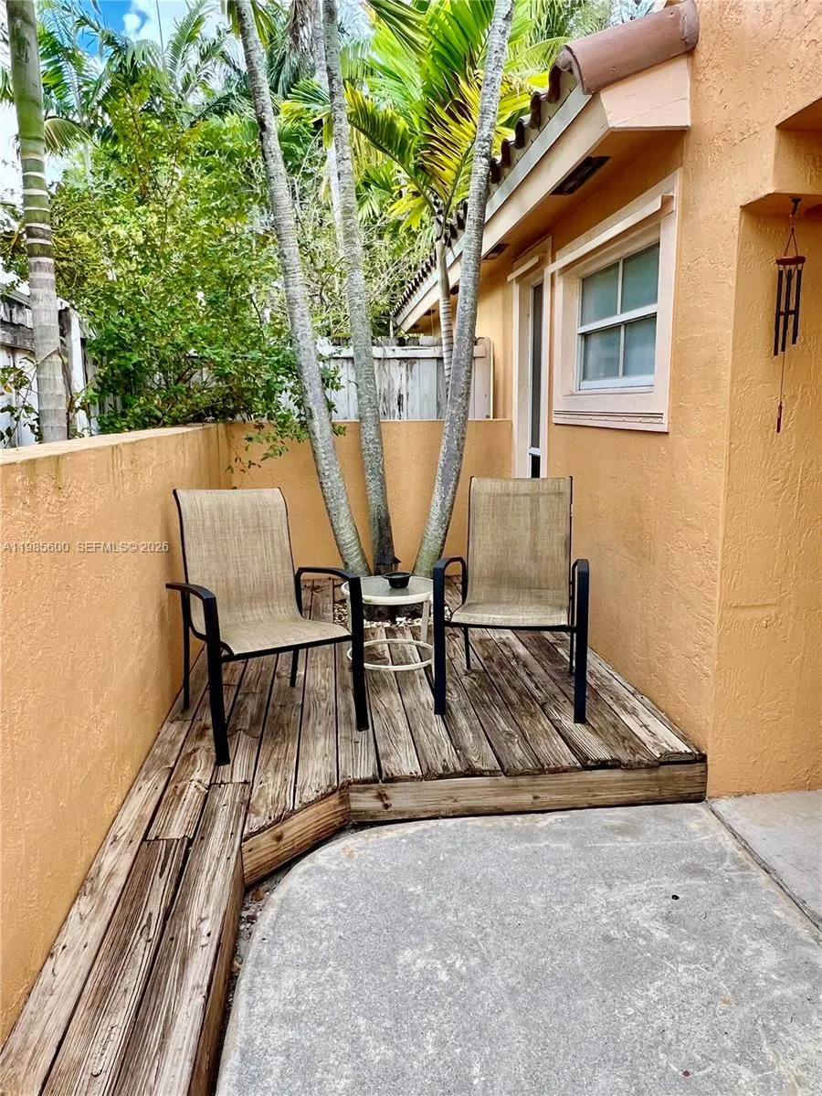 2102 NW 193rd Ave, Pembroke Pines FL 33029
