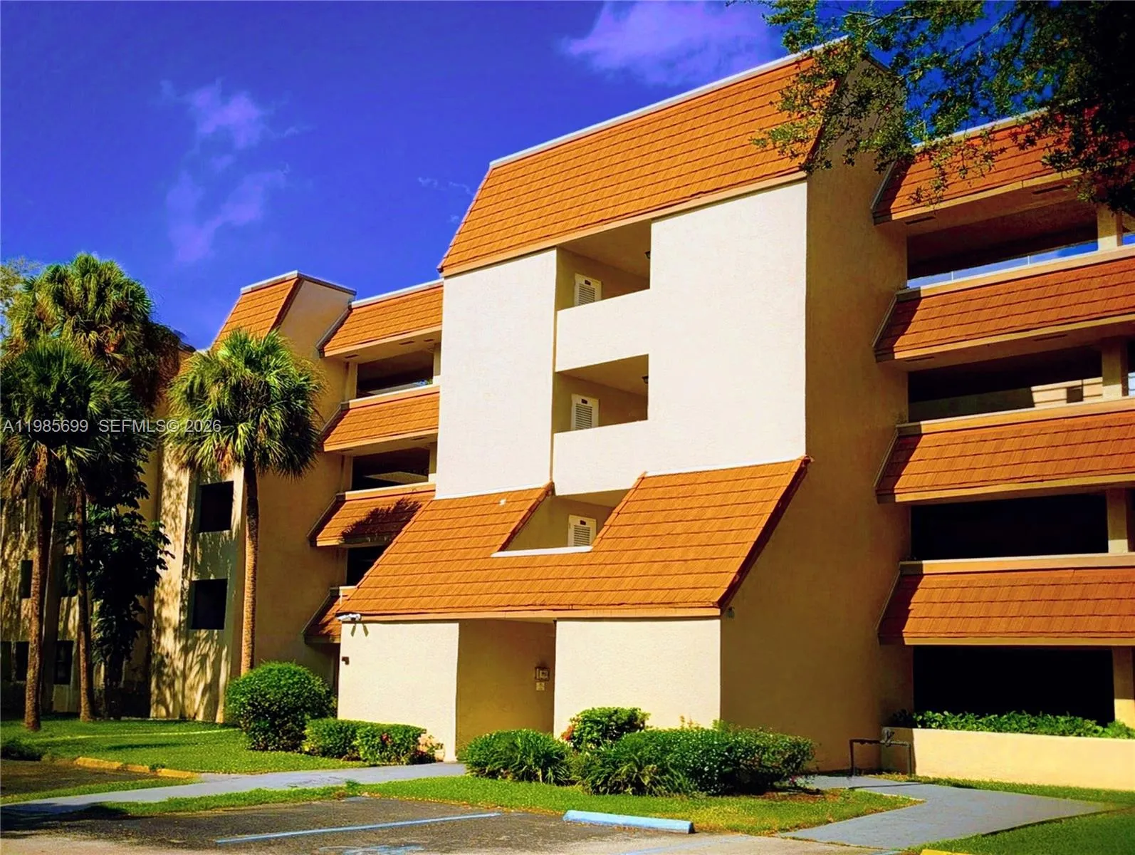 2 bedroom 2 bath for sale at 601 Ives Dairy Rd # 8, Miami FL 33179