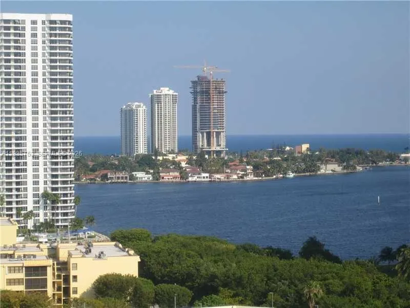 2 bedroom 2 bath for sale at 3300 NE 191st St # 1708, Aventura FL 33180