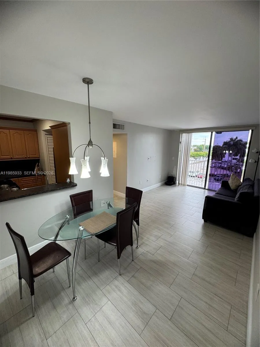 8075 NW 7th St # 403, Miami FL 33126