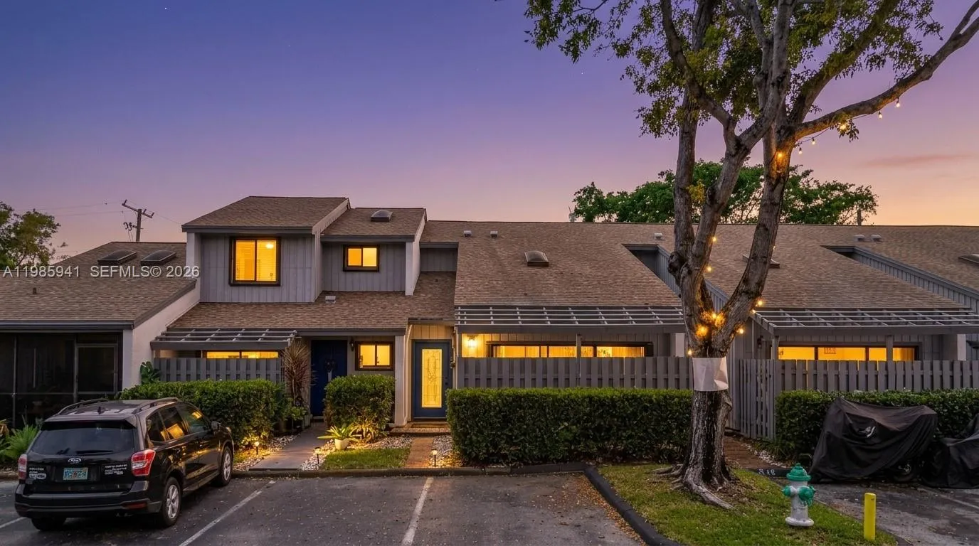 2 bedroom 2 bath for sale at 1634 N 15th Ter, Hollywood FL 33020