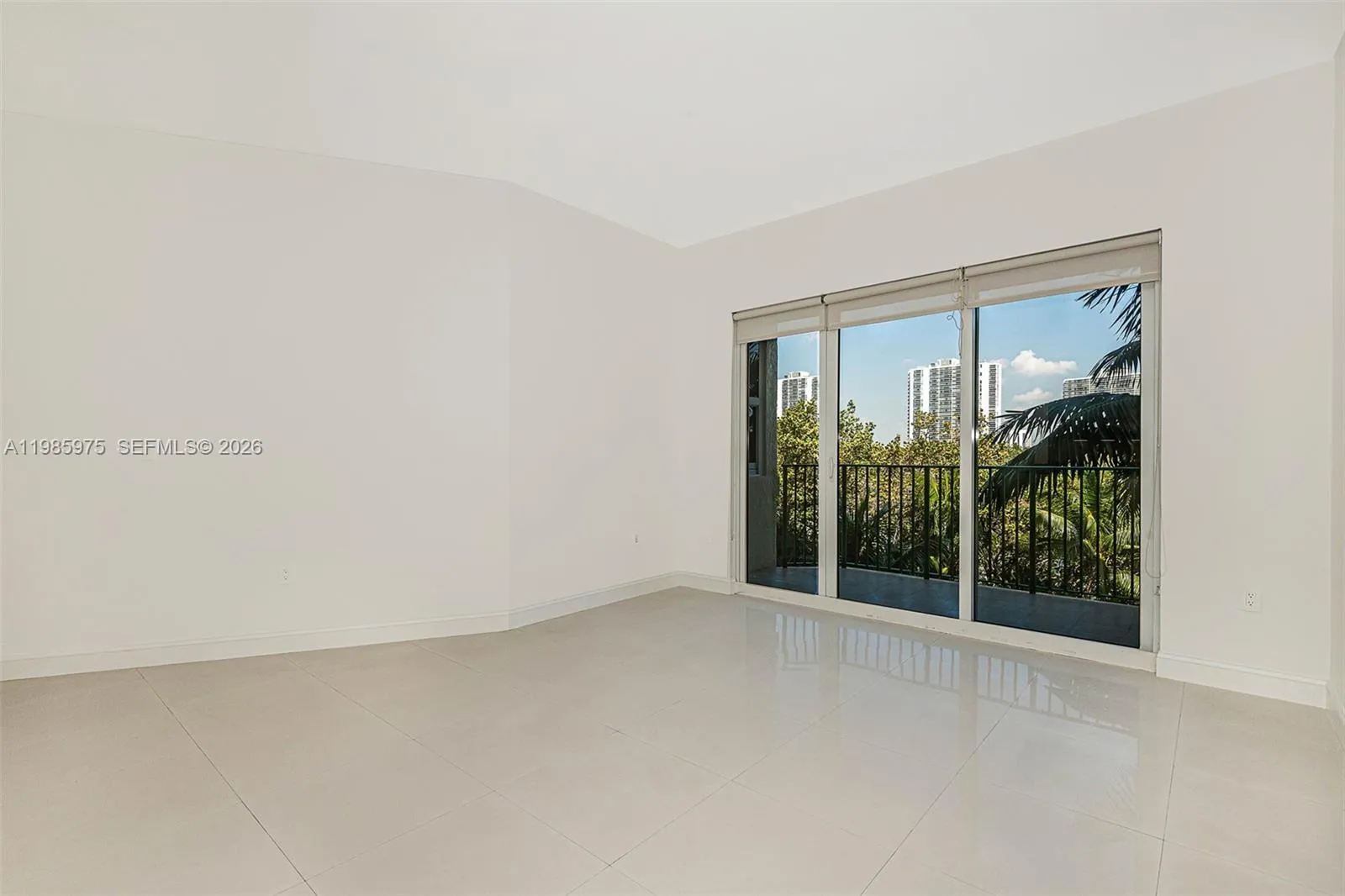 20000 E Country Club Dr # 412, Aventura FL 33180