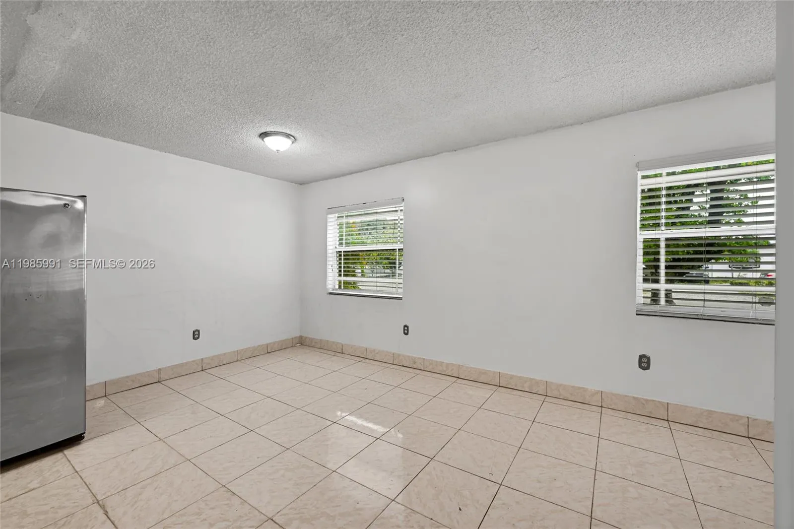 210 E 59th St, Hialeah FL 33013