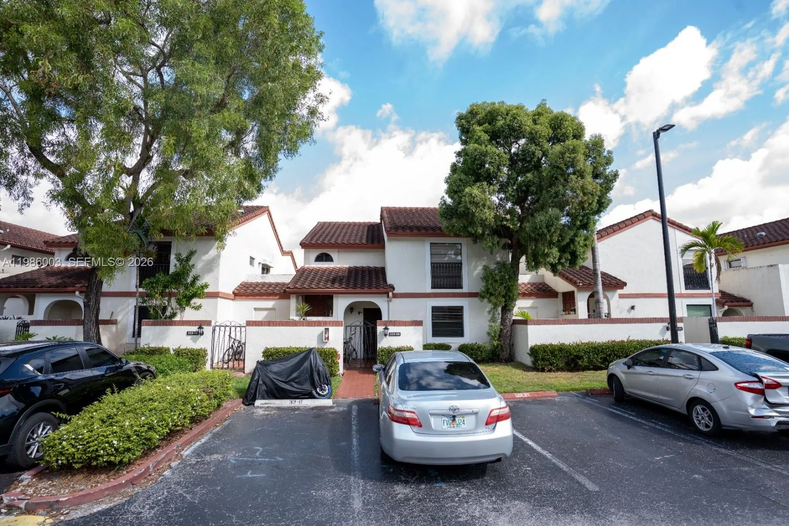 3 bedroom 2 bath for sale at 333 Ives Dairy Rd # A33306, Miami FL 33179