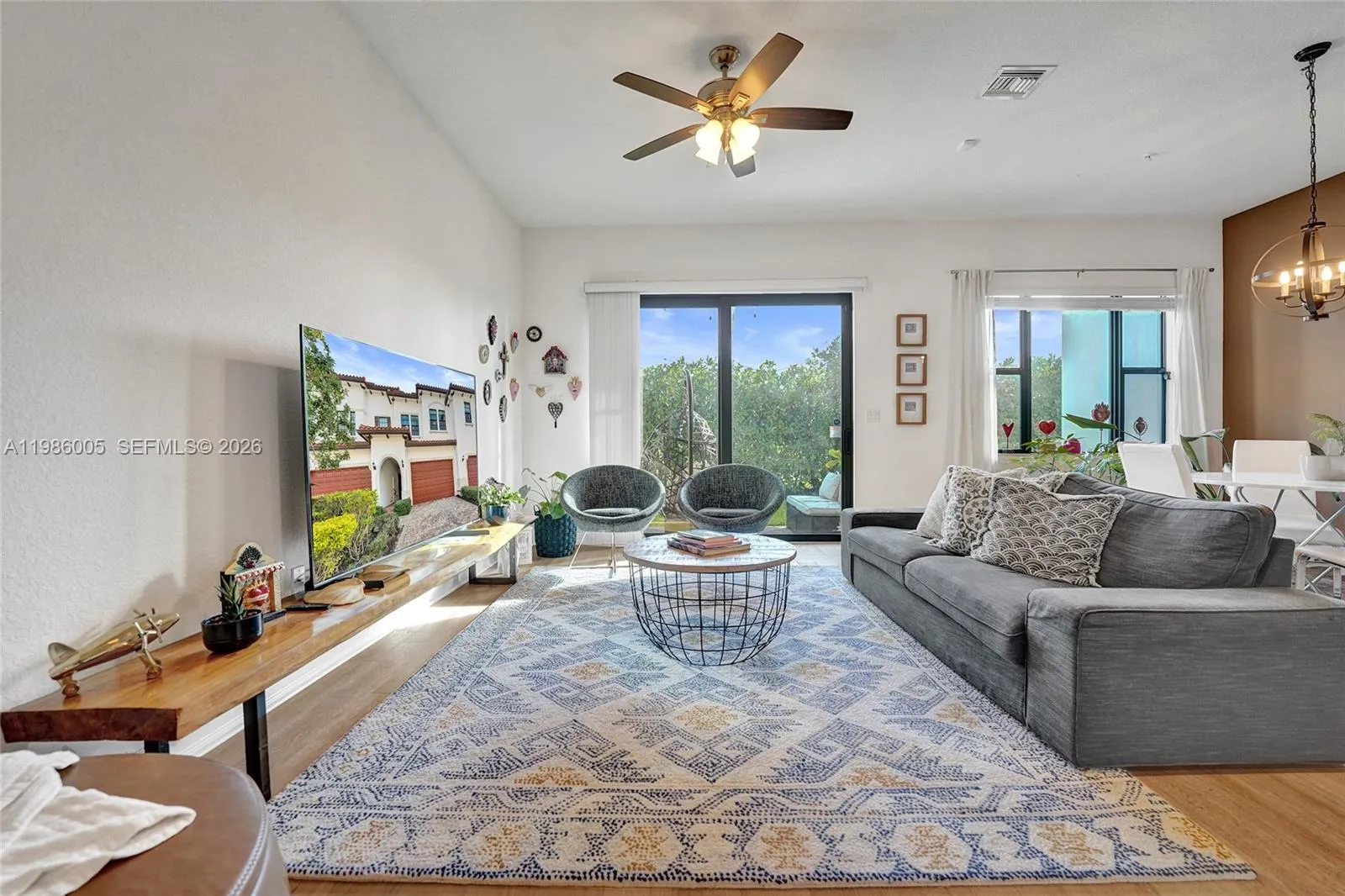 11607 SW 13th Dr, Pembroke Pines FL 33025