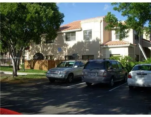 513 Racquet Club Rd # 55, Weston FL 33326