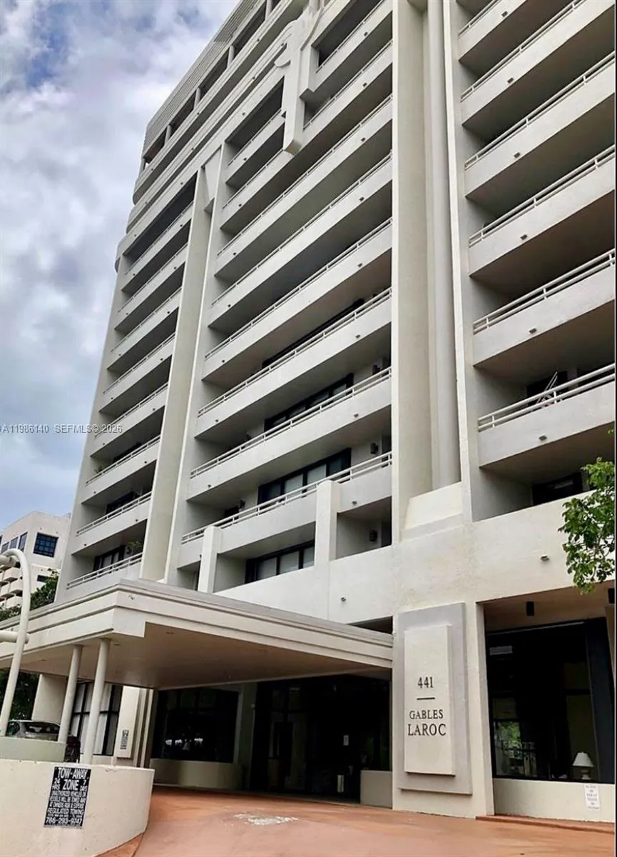 3 bedroom 2 bath for sale at 441 Valencia Ave # 803, Coral Gables FL 33134