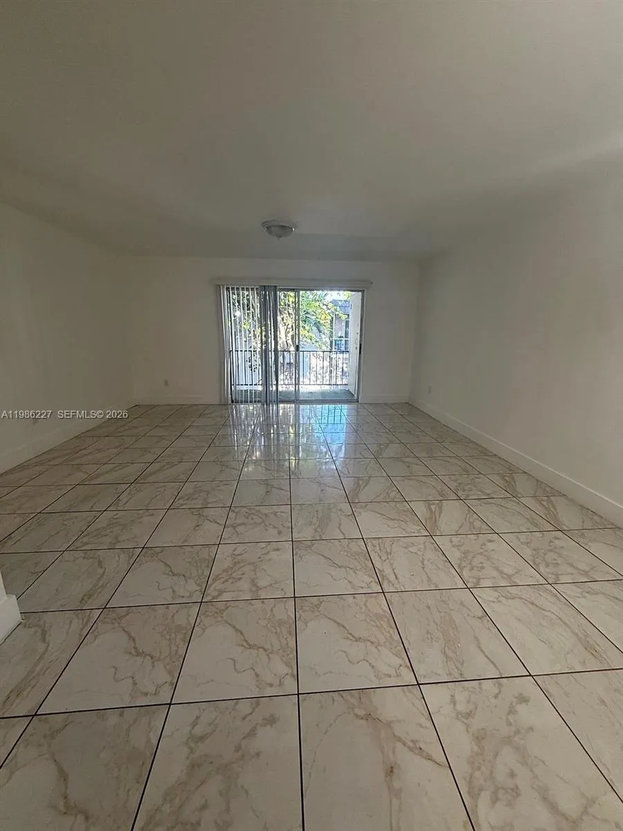 10393 N Kendall Dr # U7, Miami FL 33176
