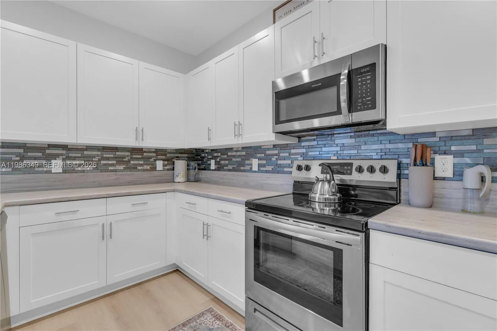 21068 NE 8th Ave, Miami FL 33179