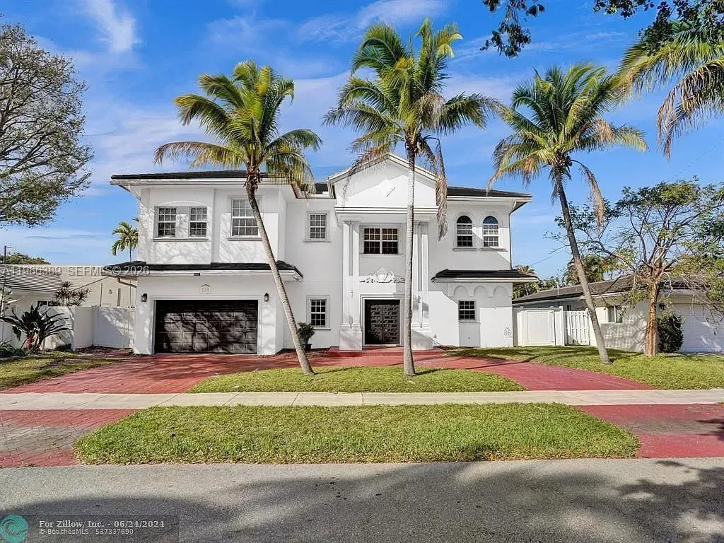 6 bedroom 5 bath for sale at 2319 NE 35th Dr, Fort Lauderdale FL 33308