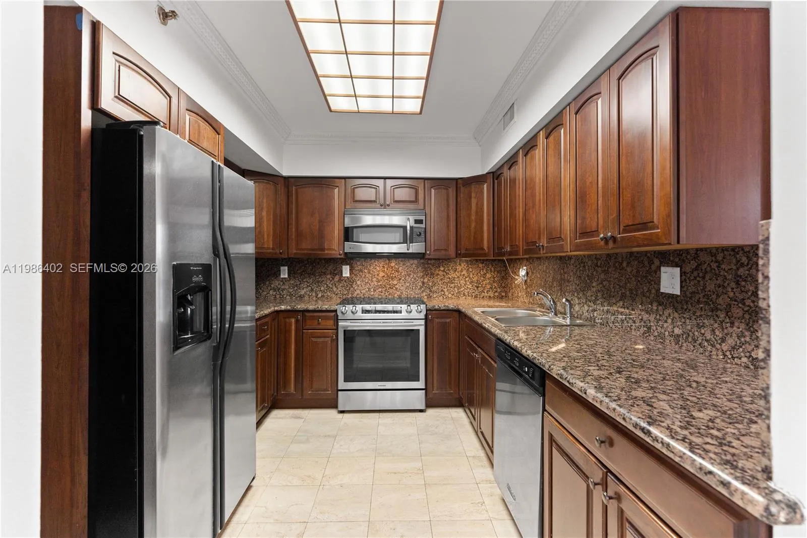 2 bedroom 2 bath for sale at 3600 Mystic Pointe Dr # 310, Aventura FL 33180