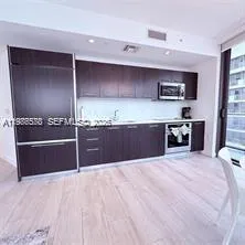 55 SW 9th St # 3903, Miami FL 33130