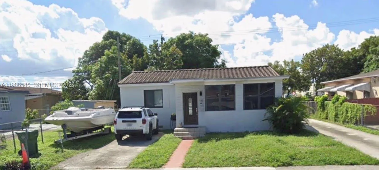 4 bedroom 3 bath for sale at 52 E 50th Pl, Hialeah FL 33013