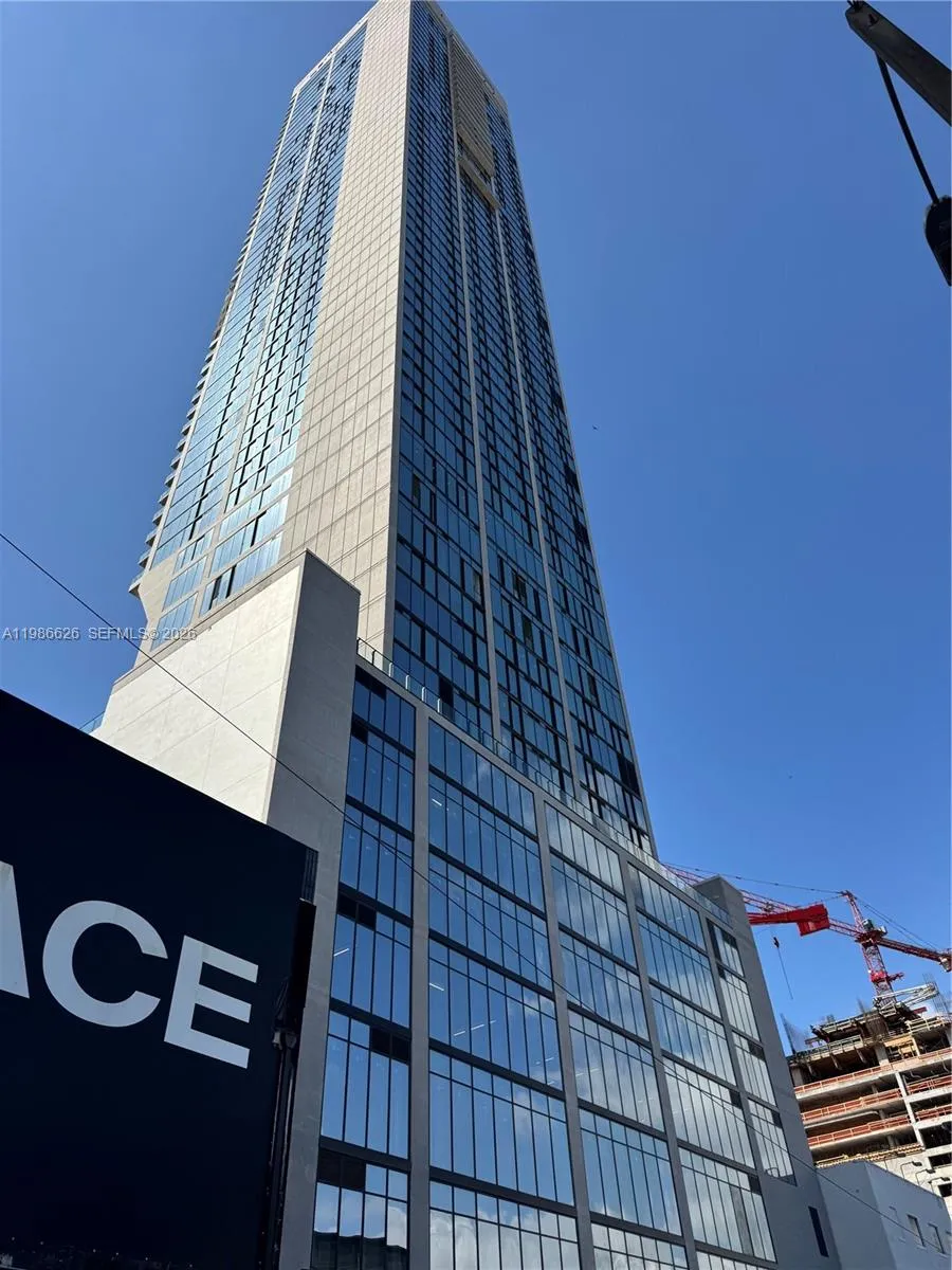 1 bath for sale at 20 NE 11th St # 3006A, Miami FL 33132