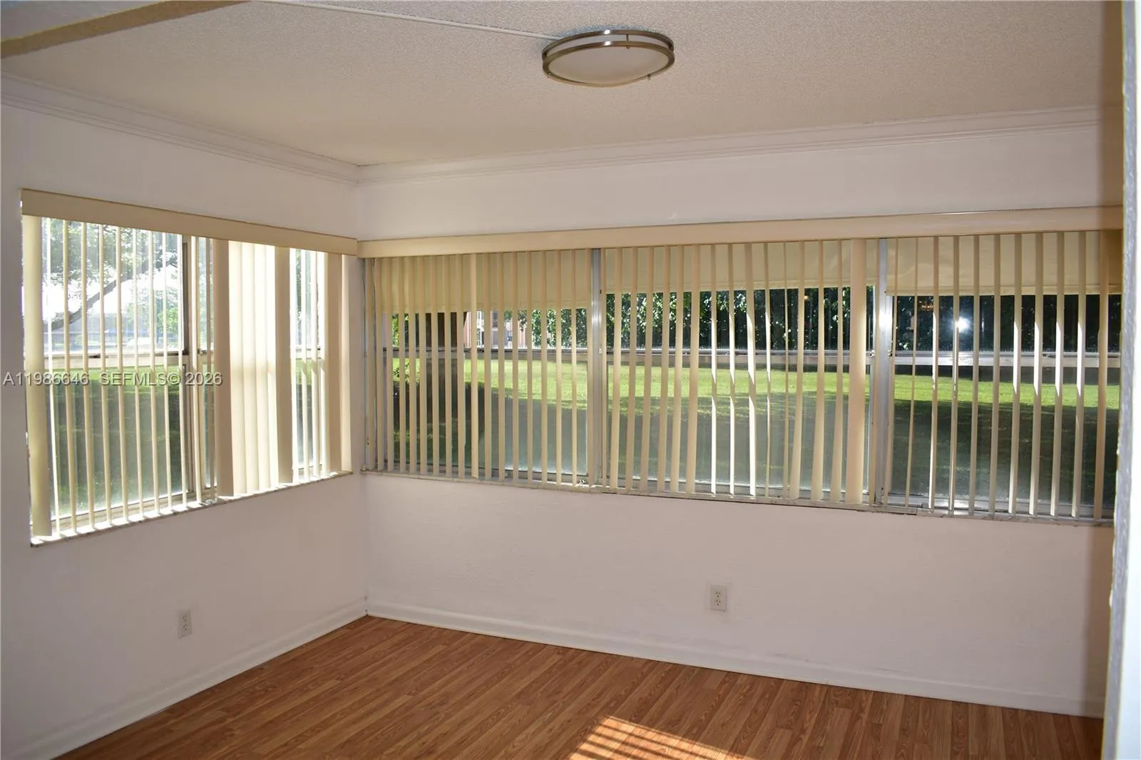 9561 Sunrise Lakes Blvd # 106, Sunrise FL 33322