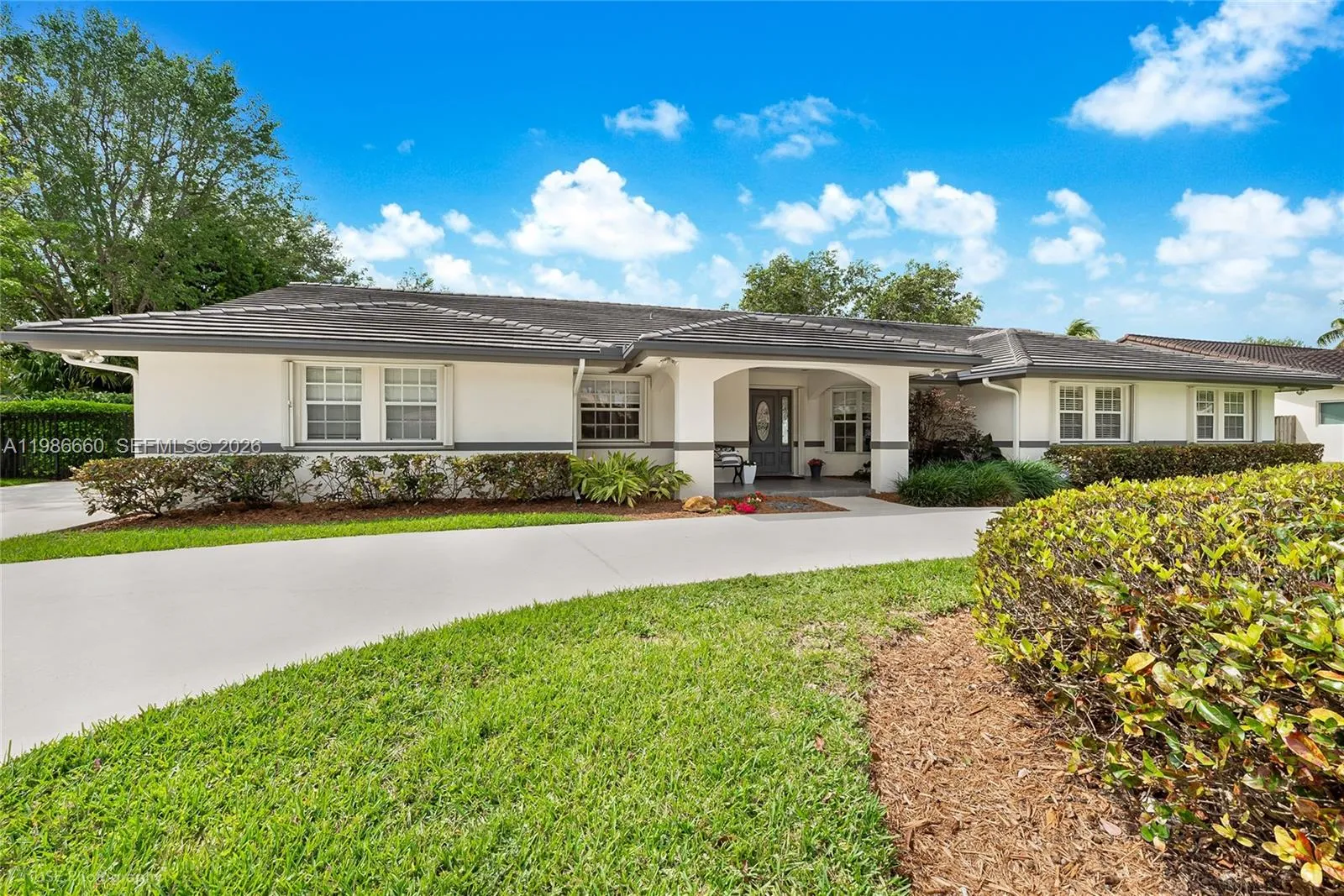 5 bedroom 4 bath for sale at 10422 SW 121st St, Miami FL 33176