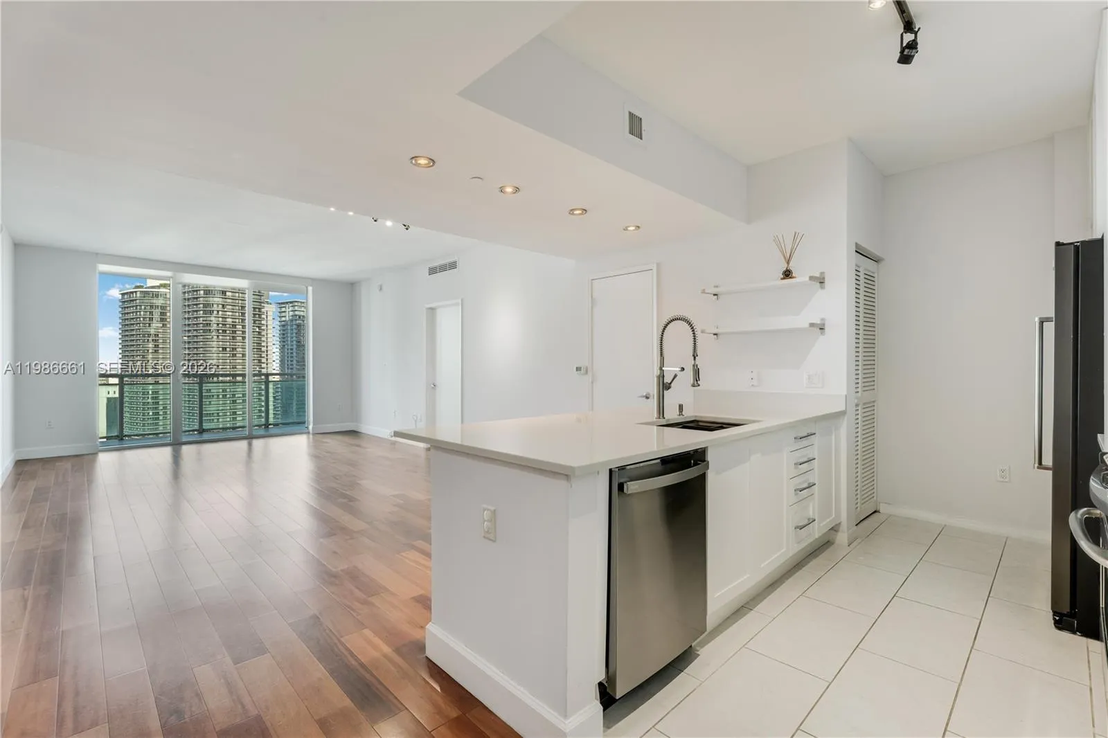 2 bedroom 2 bath for sale at 951 Brickell Ave # 3607, Miami FL 33131