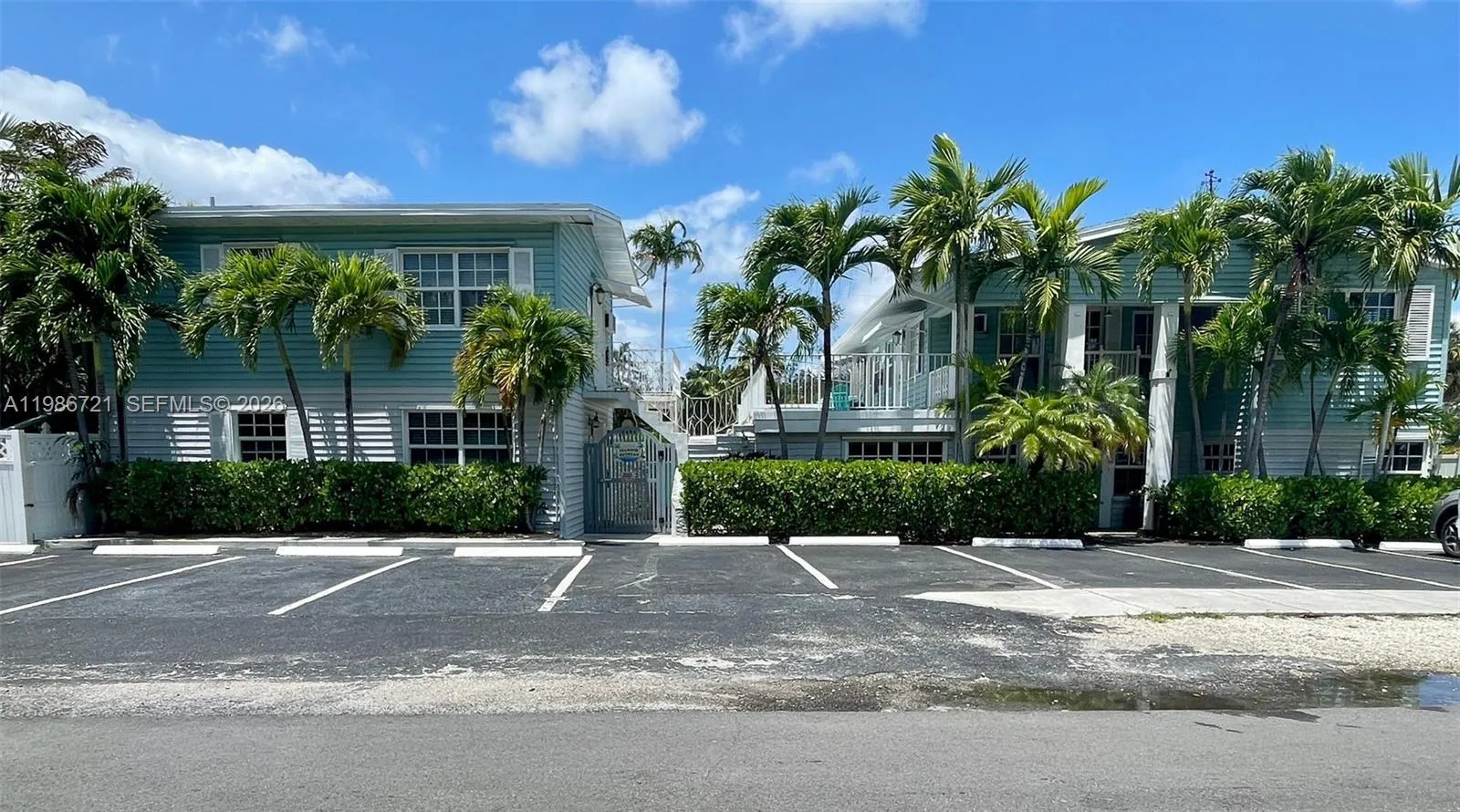 57 NE 24th St, Wilton Manors FL 33305