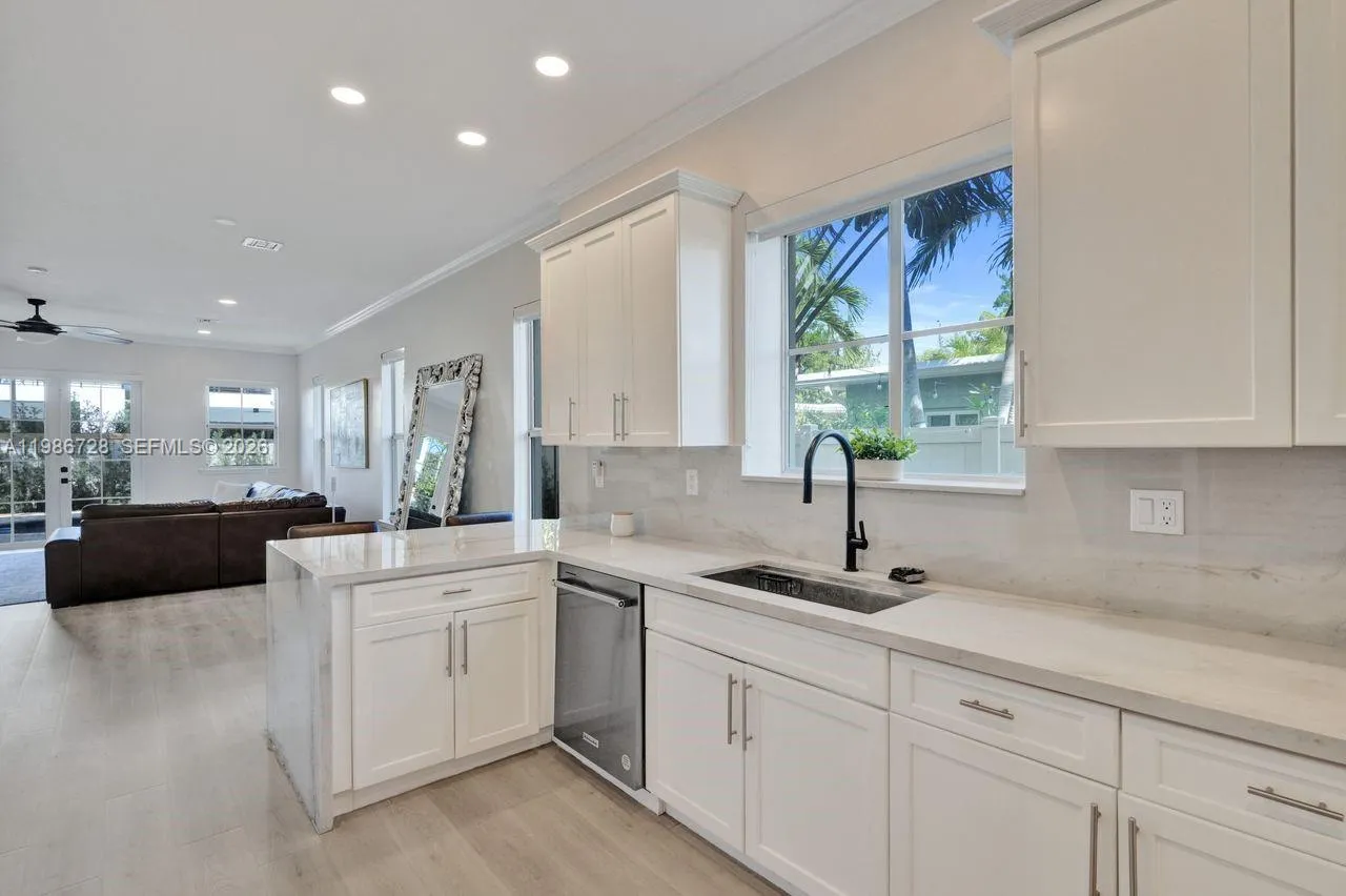 1121 NE 14th Ave, Fort Lauderdale FL 33304