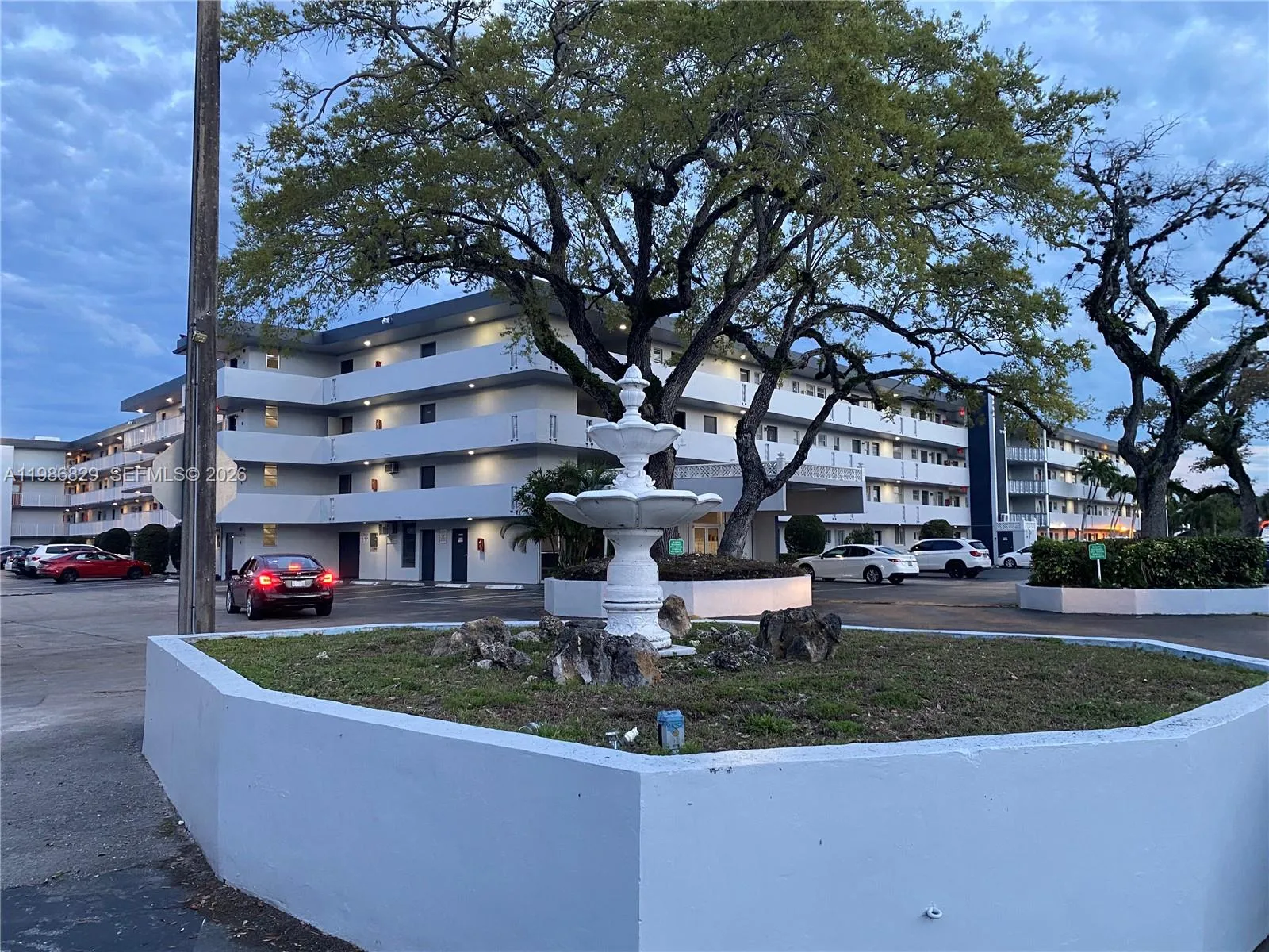 1 bedroom 1 bath for sale at 443 NE 195th St # 436, Miami FL 33179