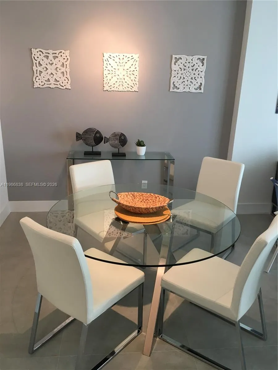 335 S Biscayne Blvd # 3910, Miami FL 33131