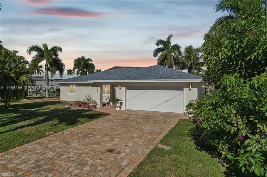 1819 SE 43 St, Cape Coral FL 33904