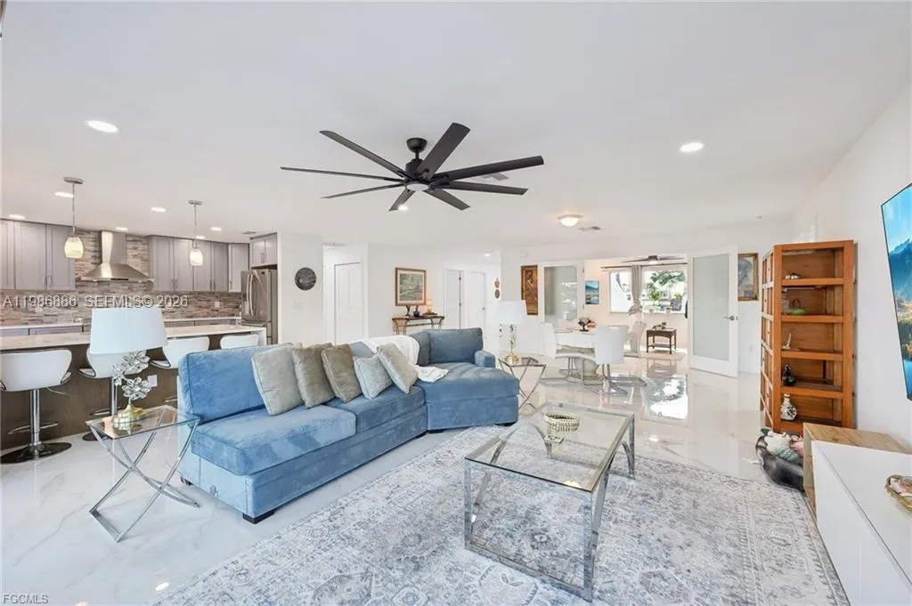 1819 SE 43 St, Cape Coral FL 33904