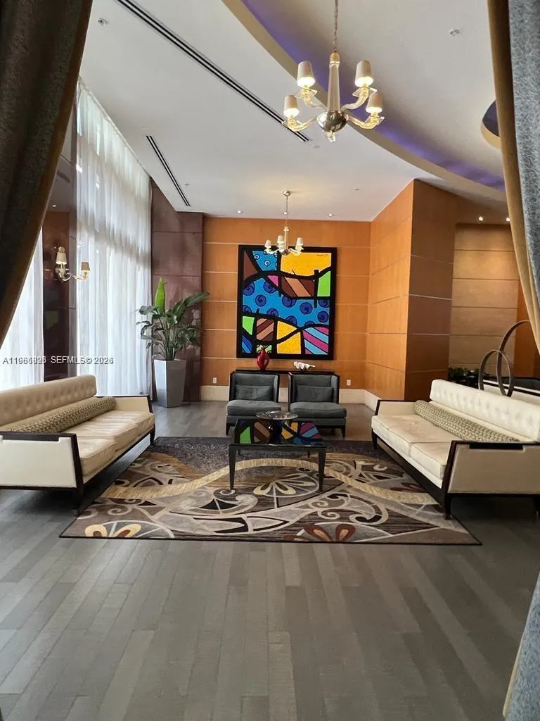 1 bedroom 1 bath for sale at 253 NE 2nd St # 3806, Miami FL 33132