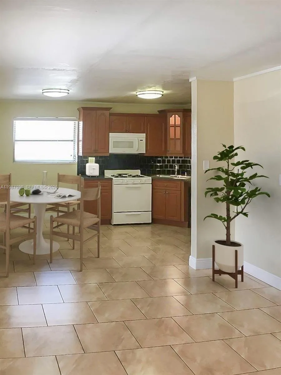2 bedroom 1 bath for sale at 4250 SW 67th Ave # 32, Miami FL 33155
