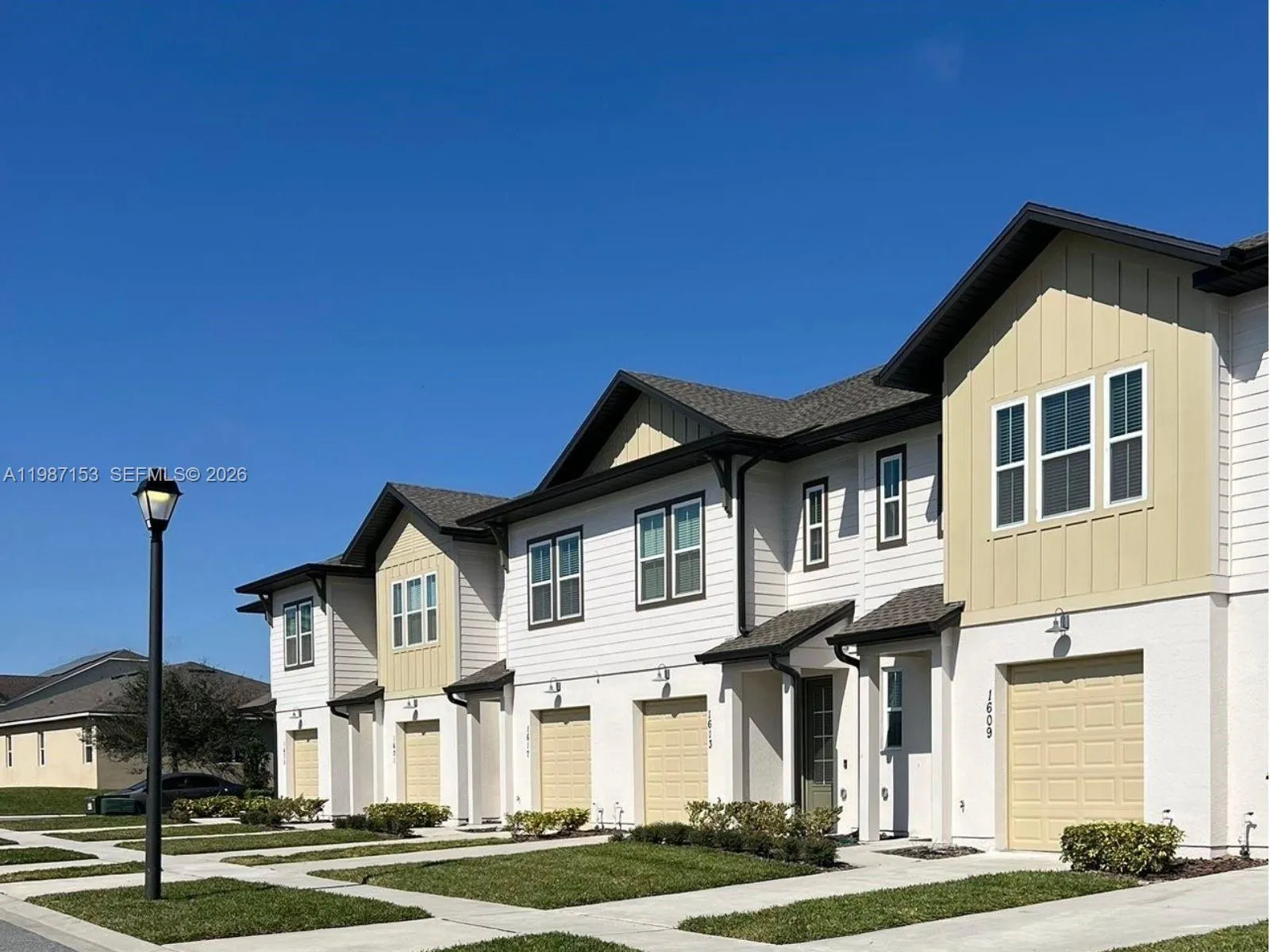 3 bedroom 2 bath for sale at 1613 PELICAN DRIVE, Davenport FL 33896