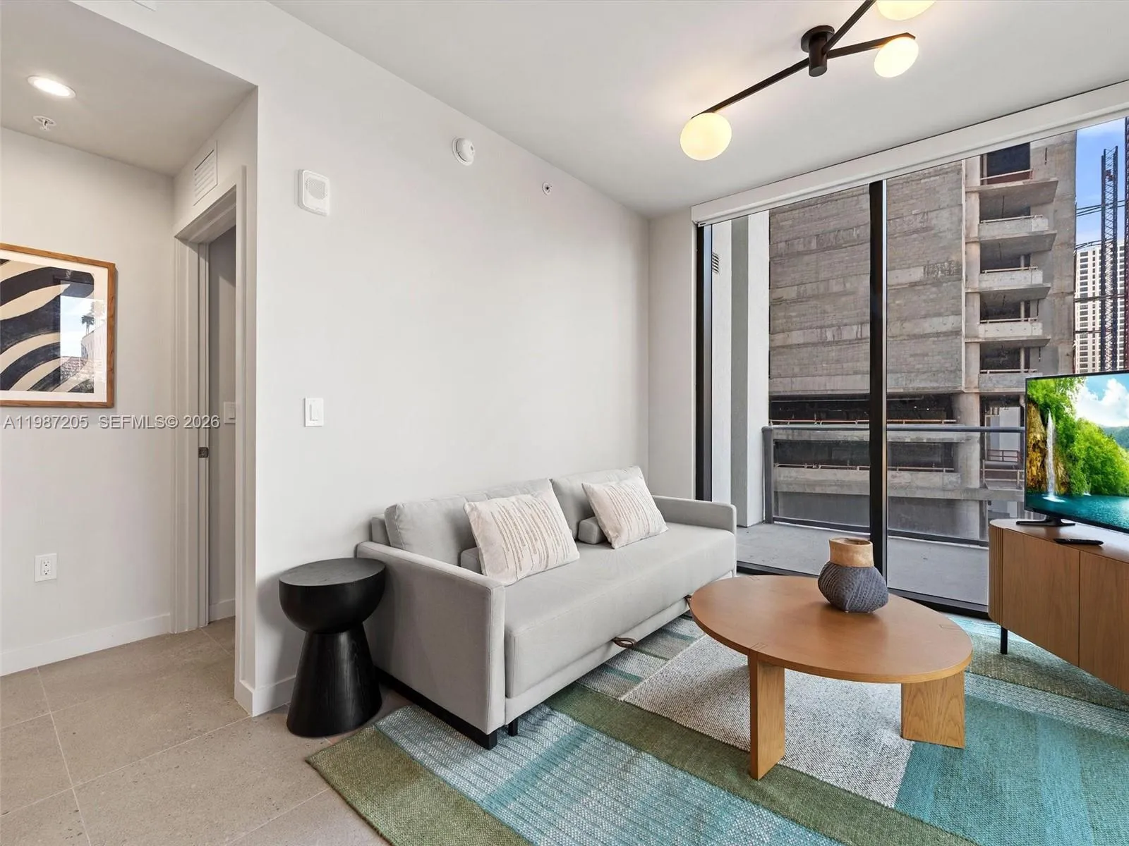 11 NE 6th St # 301, Miami FL 33132