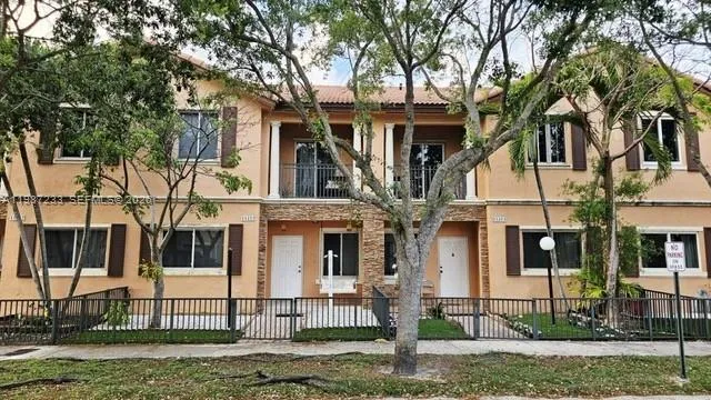 4 bedroom 3 bath for sale at 11275 SW 231st Ln, Miami FL 33170