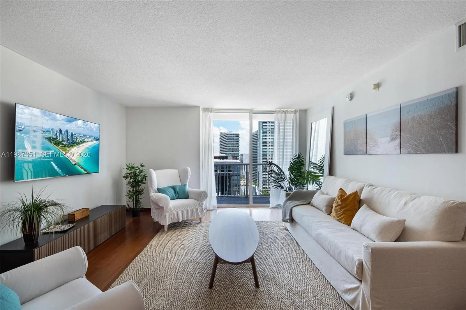 3 bedroom 2 bath for sale at 1200 Brickell Bay Dr # 2824, Miami FL 33131