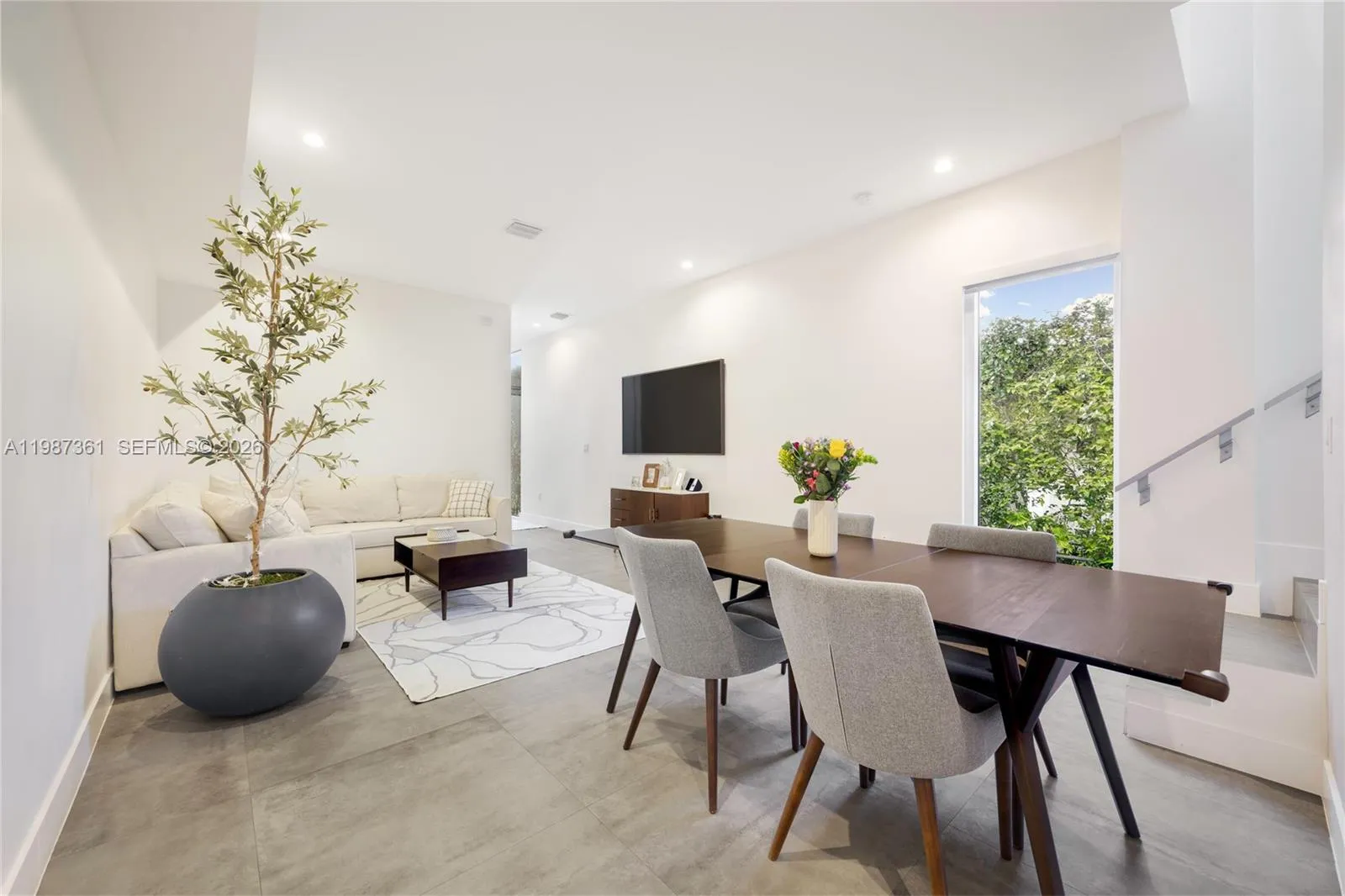 3655 SW 25th St # 3655, Miami FL 33133