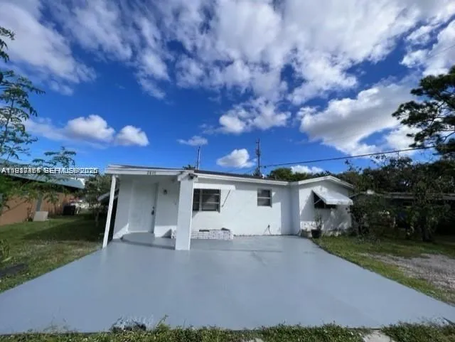 2 bedroom 1 bath for sale at 2601 SW 5th St, Fort Lauderdale FL 33312