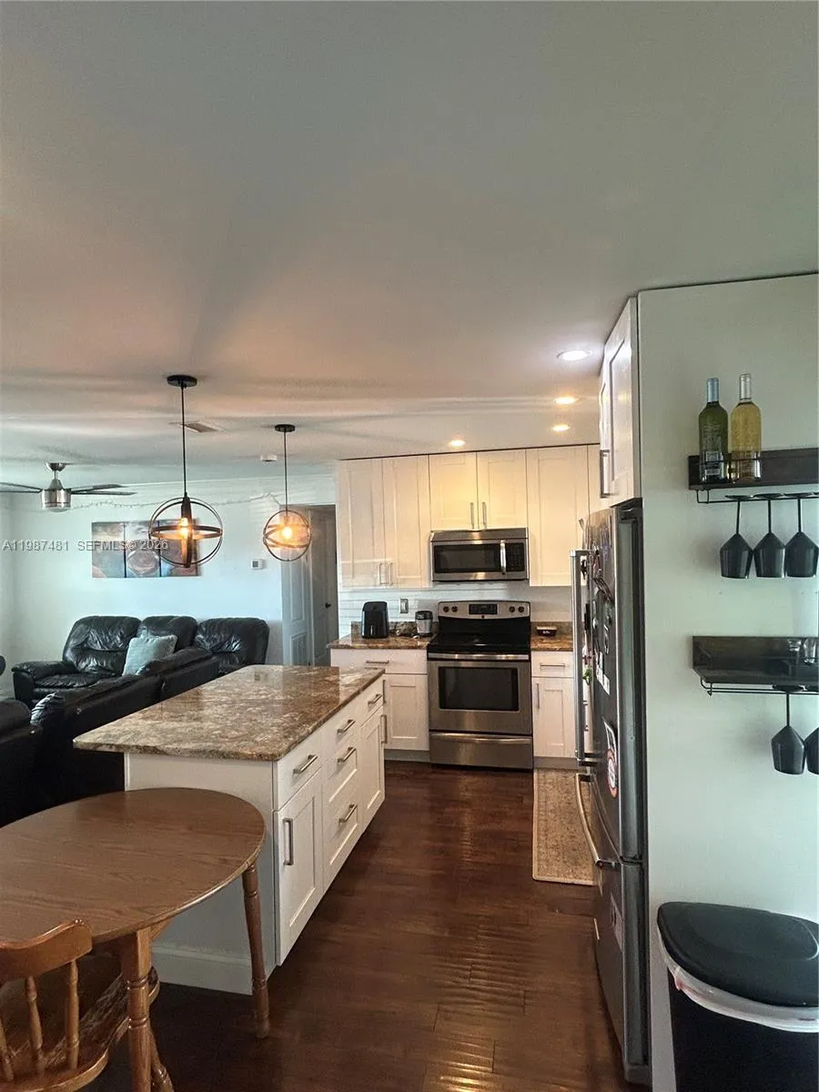 9995 N 54th Street N, St Petersburg FL 33782