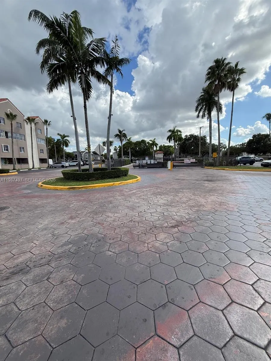 6045 NW 186th St # 115, Hialeah FL 33015