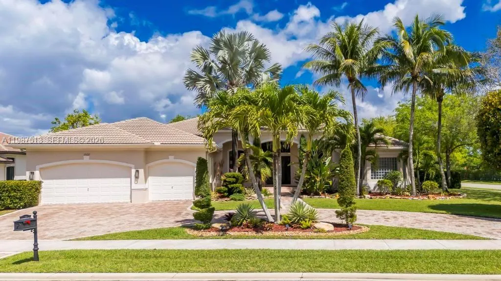6 bedroom 5 bath for sale at 15127 SW 40th St, Davie FL 33331