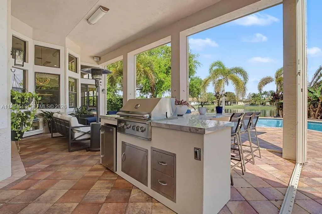 15127 SW 40th St, Davie FL 33331