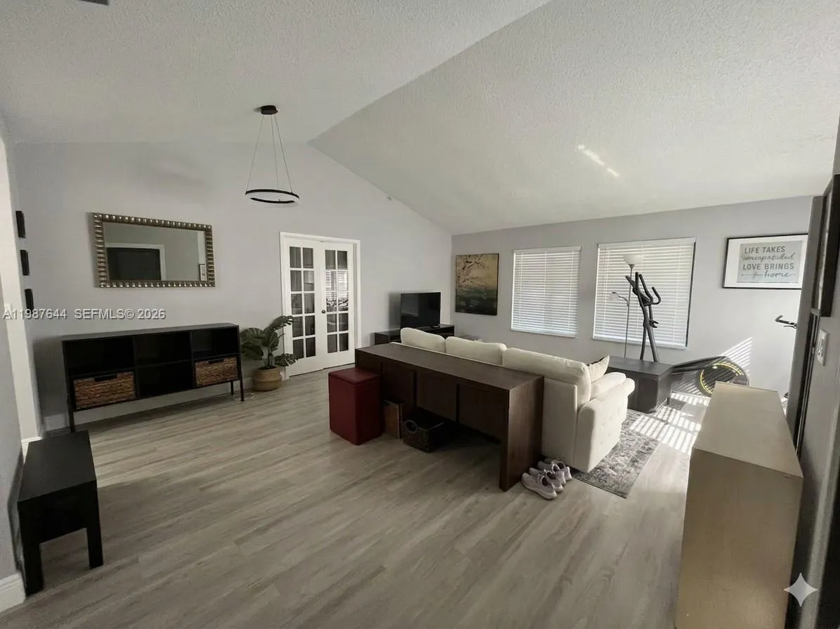 3 bedroom 2 bath for sale at 3931 SW 84th Ter, Davie FL 33328